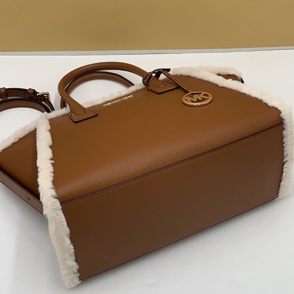 MICHAEL KORS AVRIL LARGE TOP ZIP SATCHEL LUGGAGE MULTI WITH FLUFFY FUR - Picture 16 of 16